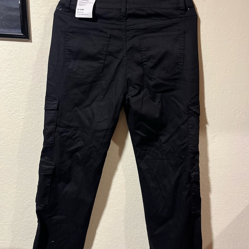 Black Cargo Pants for ladies size 13 new without tag tag smoke and pet free